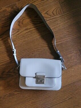 Michael Kors Light Coloured Leather Shoulder/ Crossbody